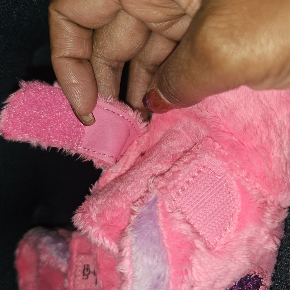 UGG Pink Moccasins Cozy Comfort - Picture 7 of 11